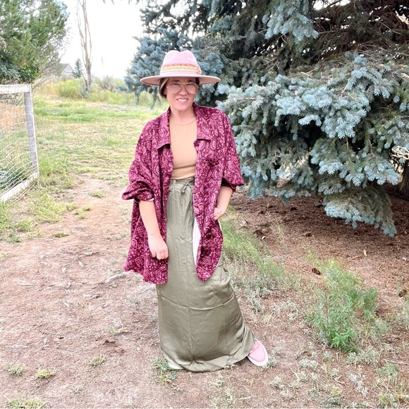 New! Emerson Lang Cargo Pocket Faux Silk Maxi Drawstring Skirt With Slit - Picture 4 of 11